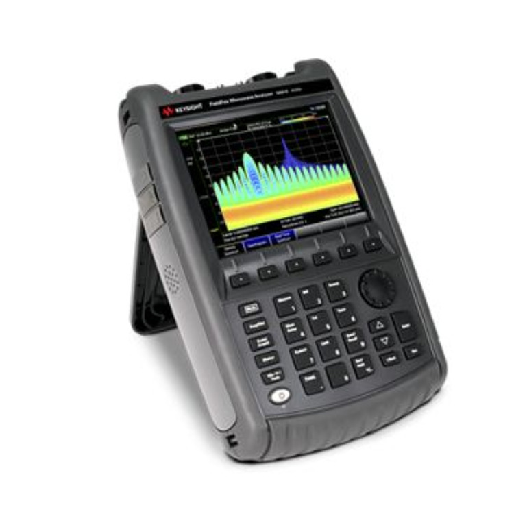 Analizador de espectro de microondas portátil FieldFox N9951B